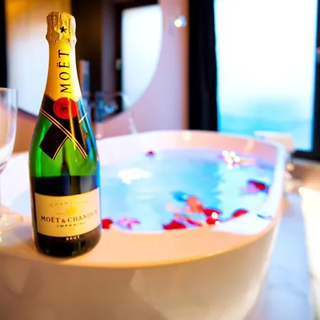 Life Voyage & - Strasbourg's Center Luxury Experience Daire Strazburg